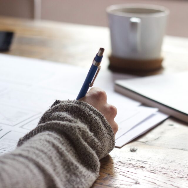 https://www.progressacademy.cz/wp-content/uploads/2023/09/unseen-studio-s9CC2SKySJM-unsplash-640x640.jpg